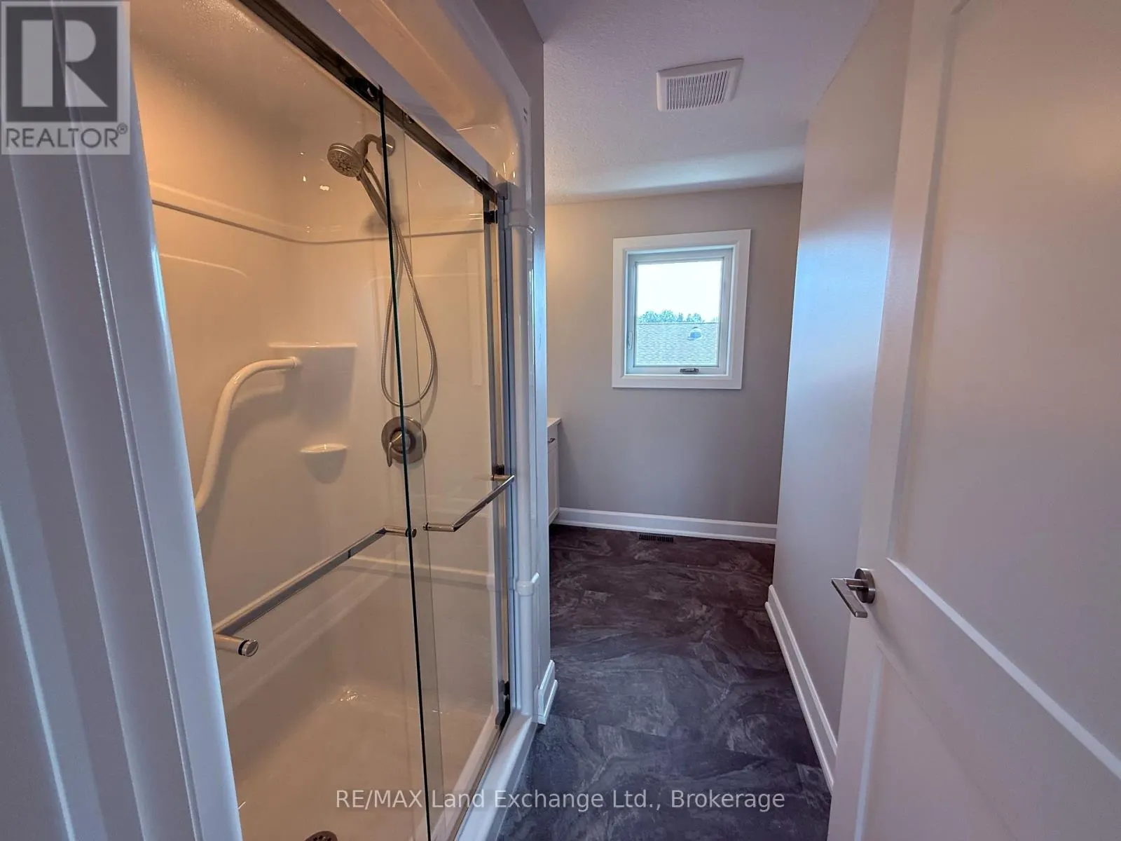 UNIT 3 - 8 GOLF LINKS ROAD #Unit 3