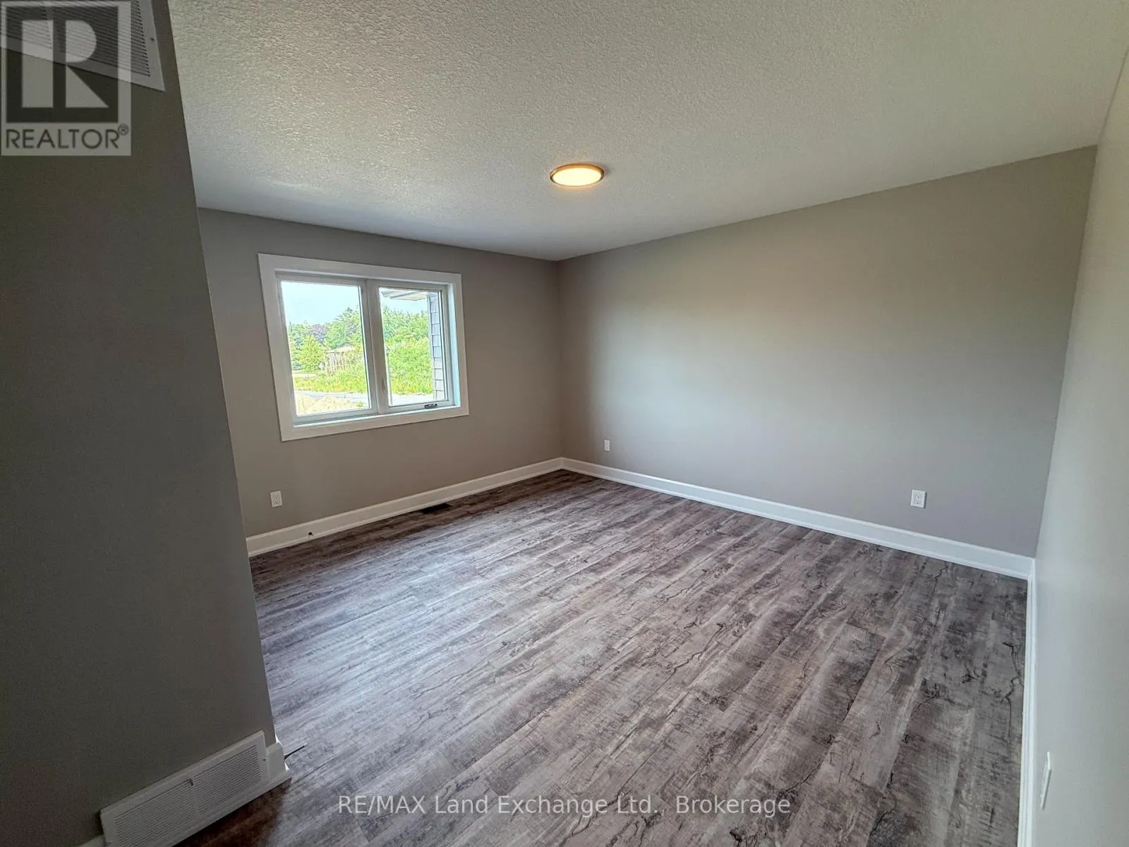 UNIT 3 - 8 GOLF LINKS ROAD #Unit 3
