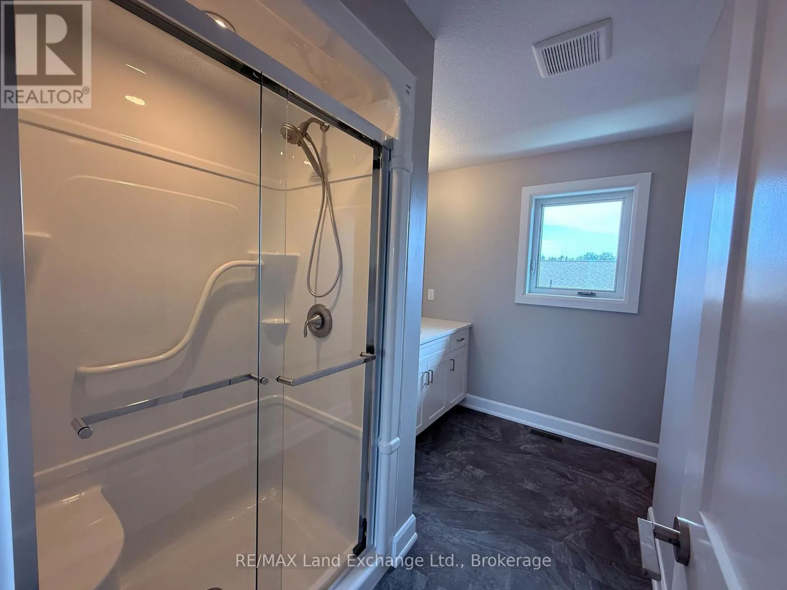 UNIT 3 - 8 GOLF LINKS ROAD #Unit 3