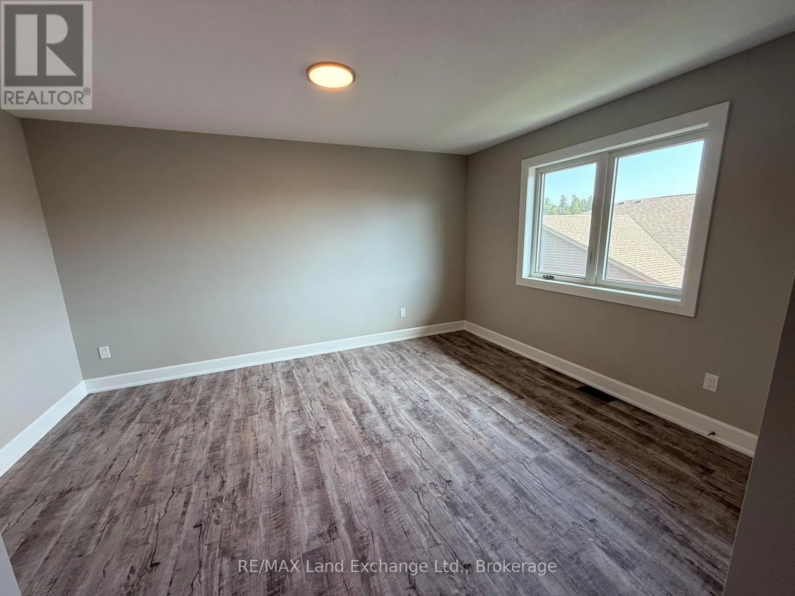 UNIT 3 - 8 GOLF LINKS ROAD #Unit 3