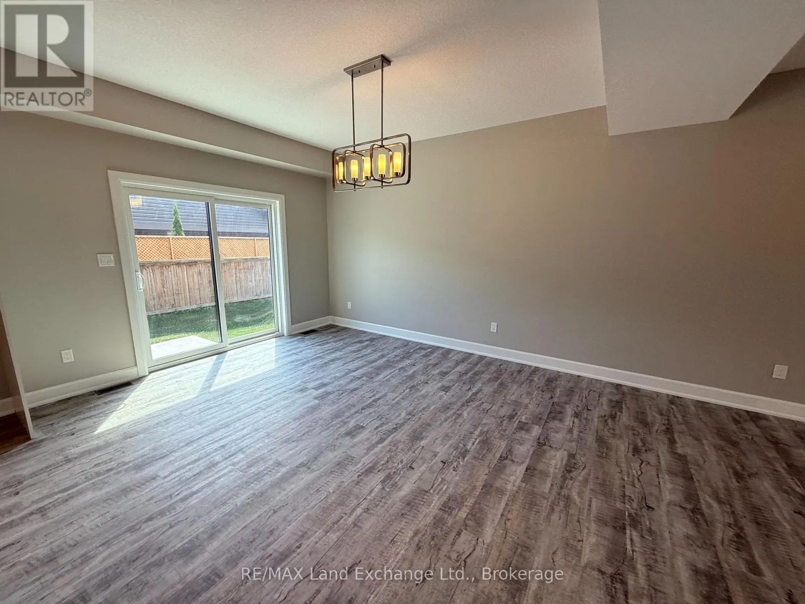 UNIT 3 - 8 GOLF LINKS ROAD #Unit 3