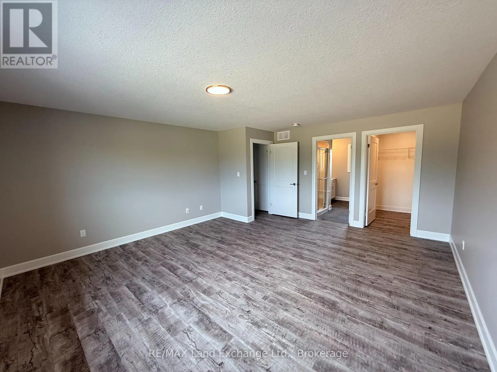 UNIT 3 - 8 GOLF LINKS ROAD #Unit 3