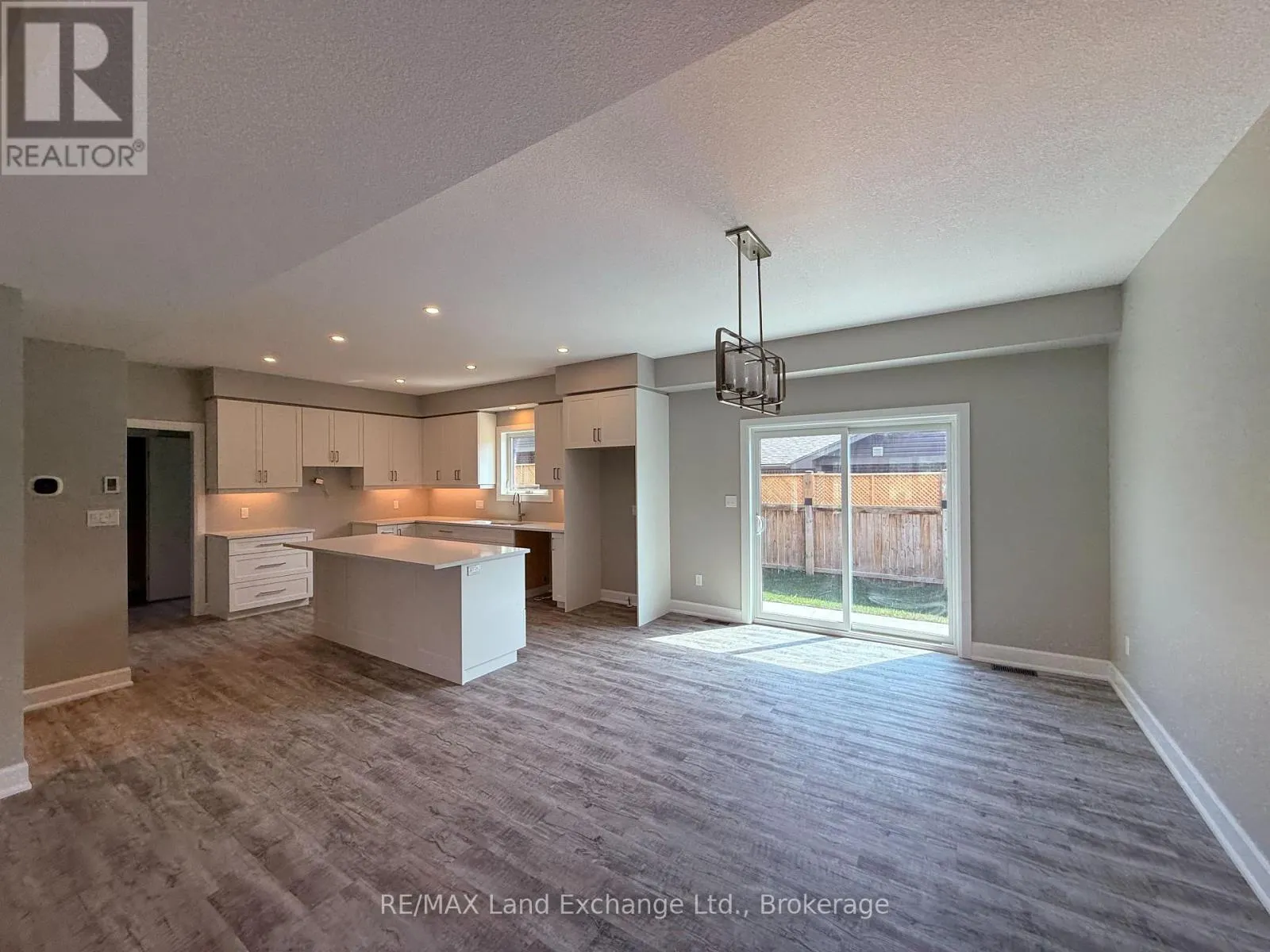 UNIT 3 - 8 GOLF LINKS ROAD #Unit 3