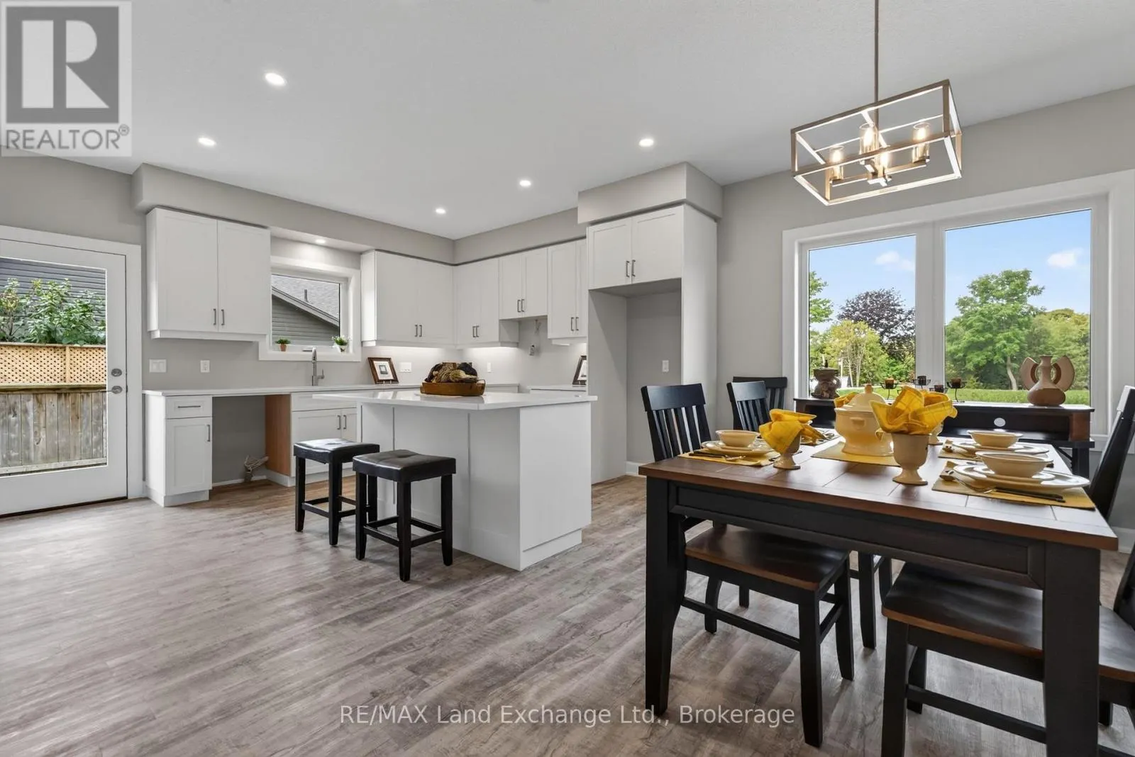 UNIT 4 - 8 GOLF LINKS ROAD #Unit 4