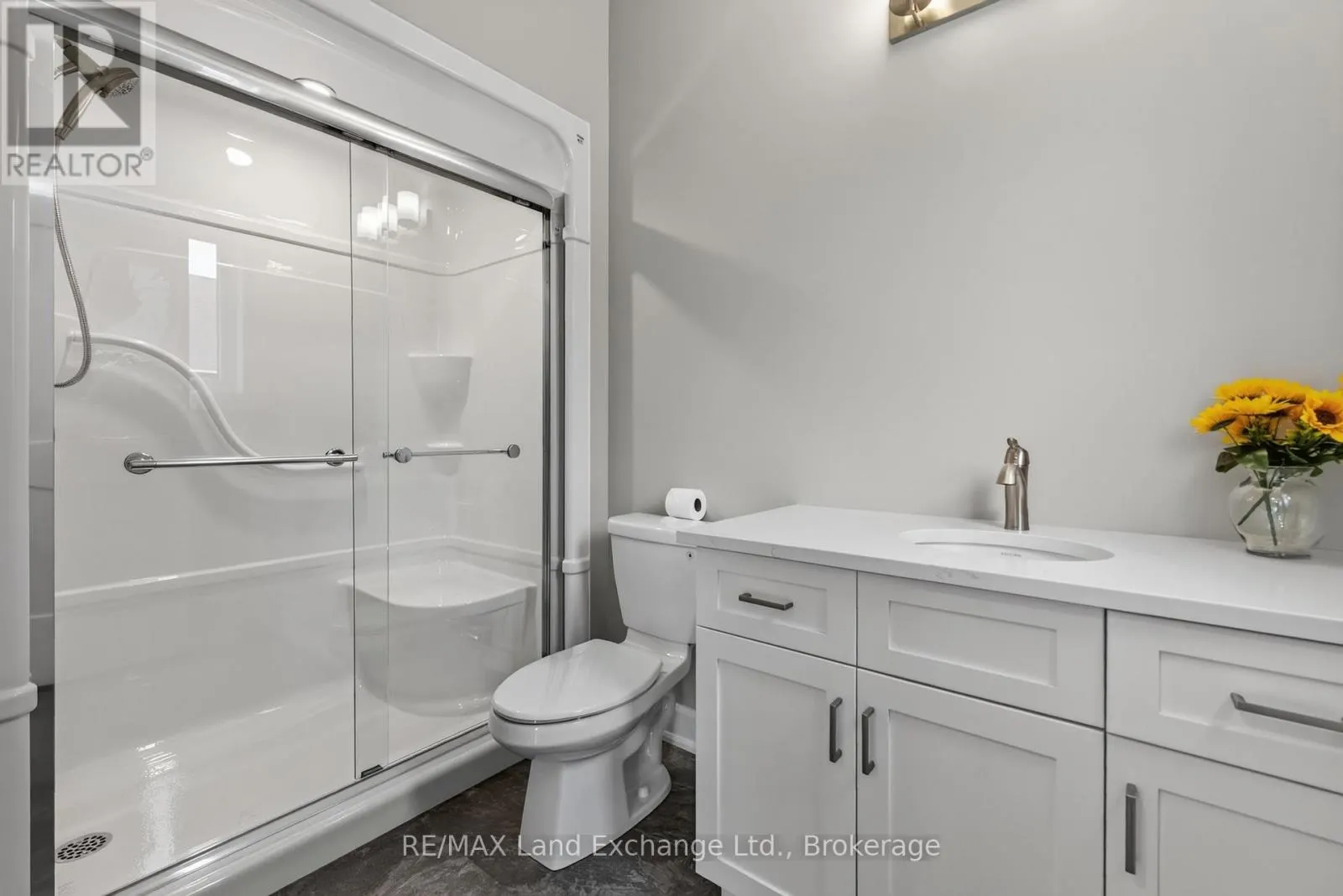 UNIT 4 - 8 GOLF LINKS ROAD #Unit 4