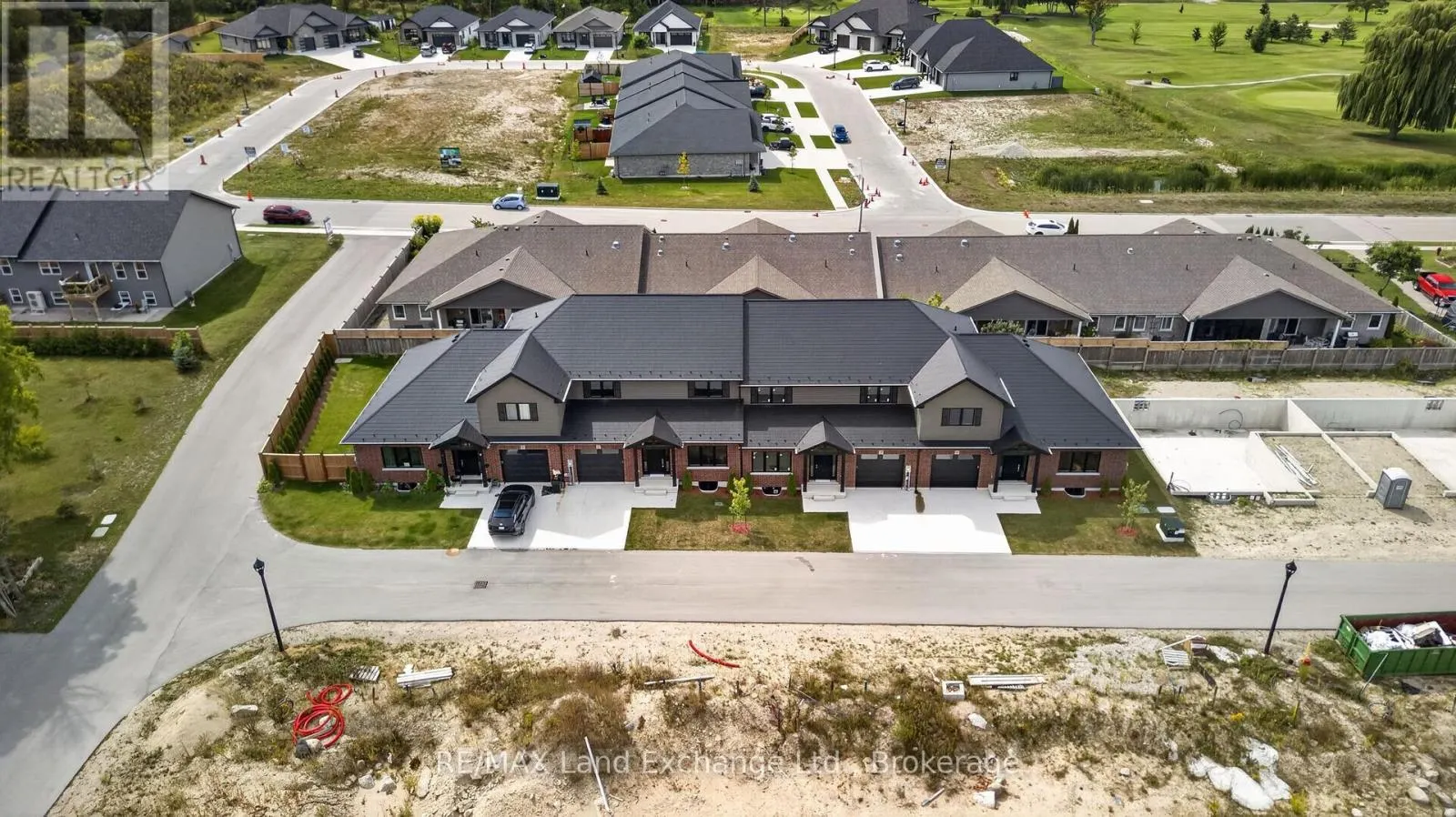 UNIT 4 - 8 GOLF LINKS ROAD #Unit 4
