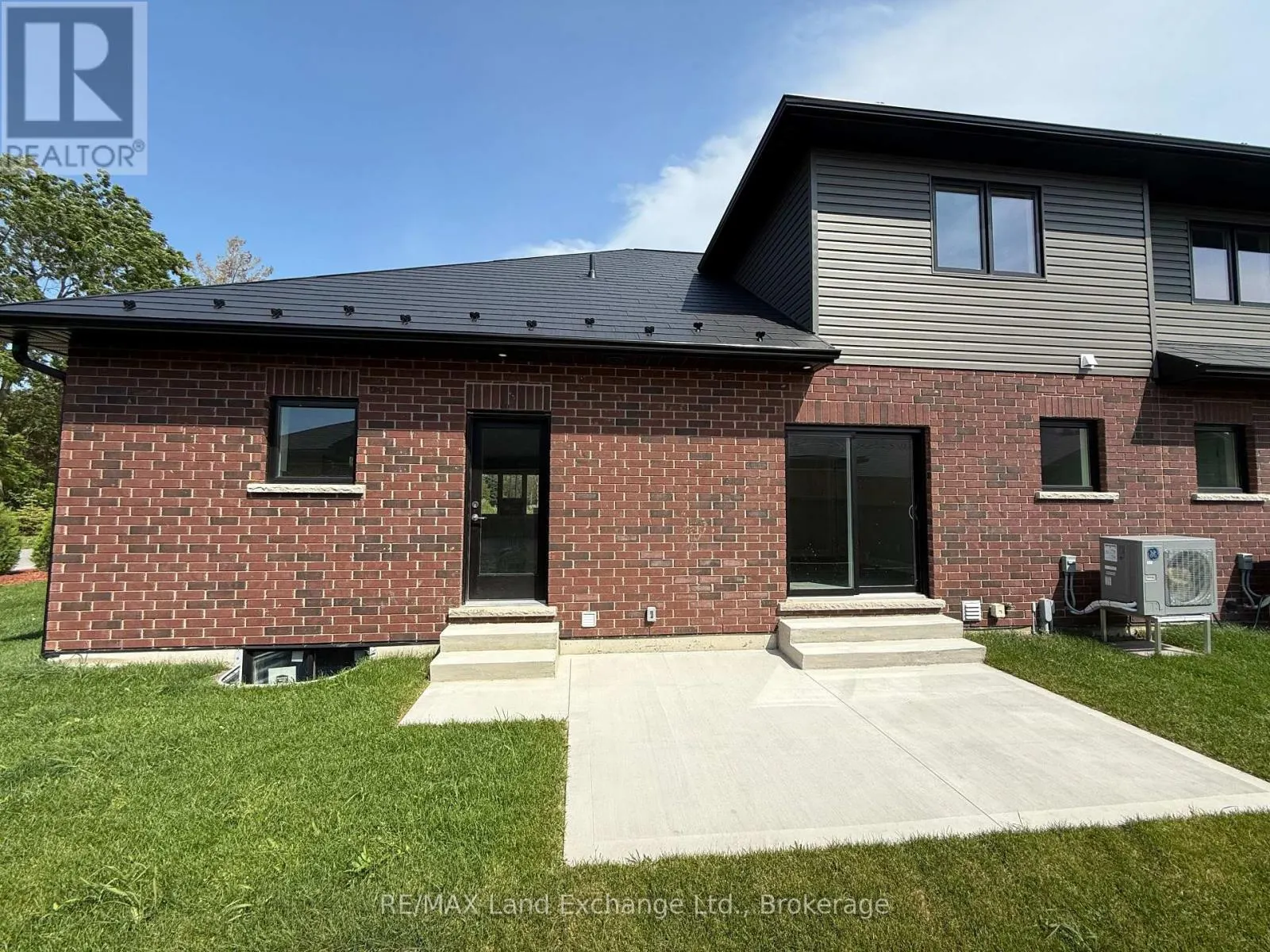 UNIT 4 - 8 GOLF LINKS ROAD #Unit 4