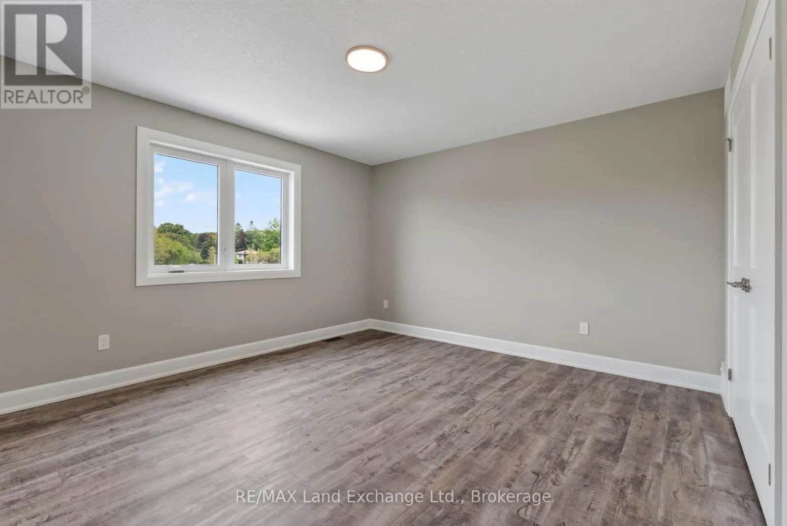 UNIT 4 - 8 GOLF LINKS ROAD #Unit 4