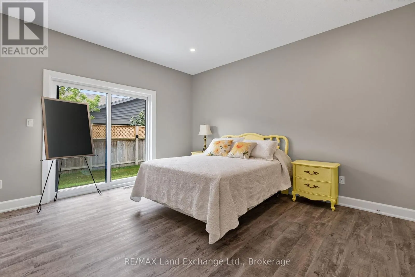 UNIT 4 - 8 GOLF LINKS ROAD #Unit 4