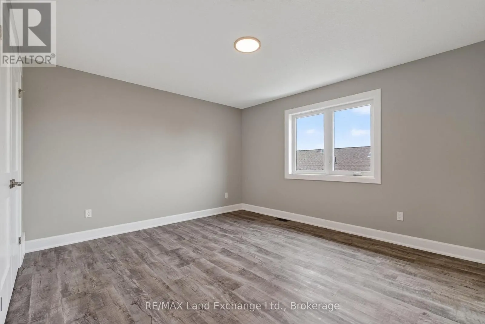 UNIT 4 - 8 GOLF LINKS ROAD #Unit 4