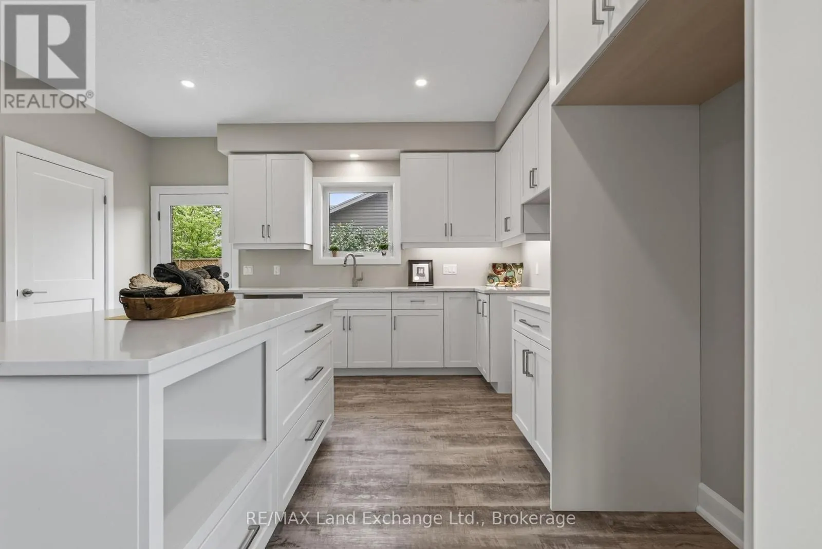 UNIT 4 - 8 GOLF LINKS ROAD #Unit 4