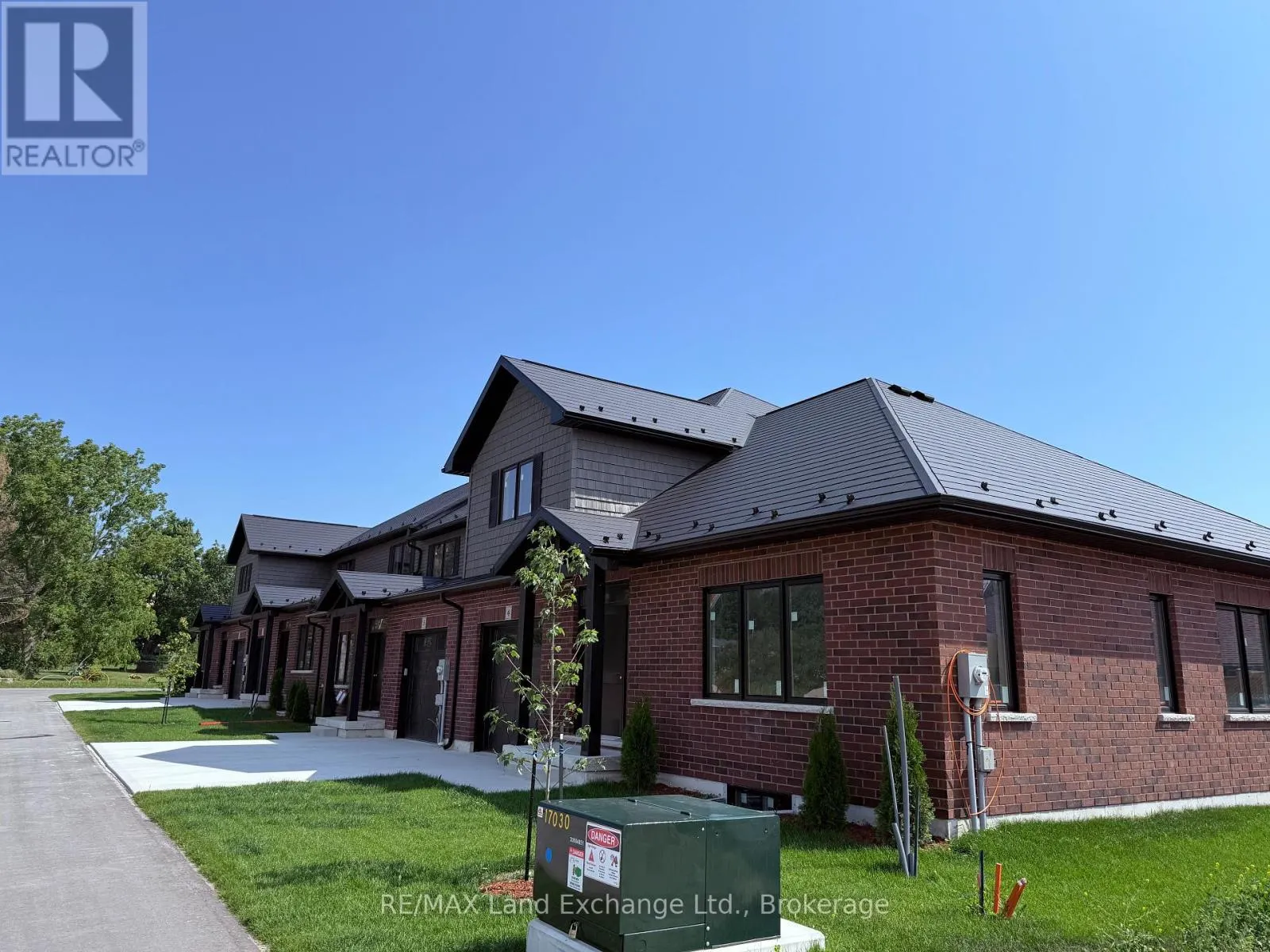 UNIT 4 - 8 GOLF LINKS ROAD #Unit 4
