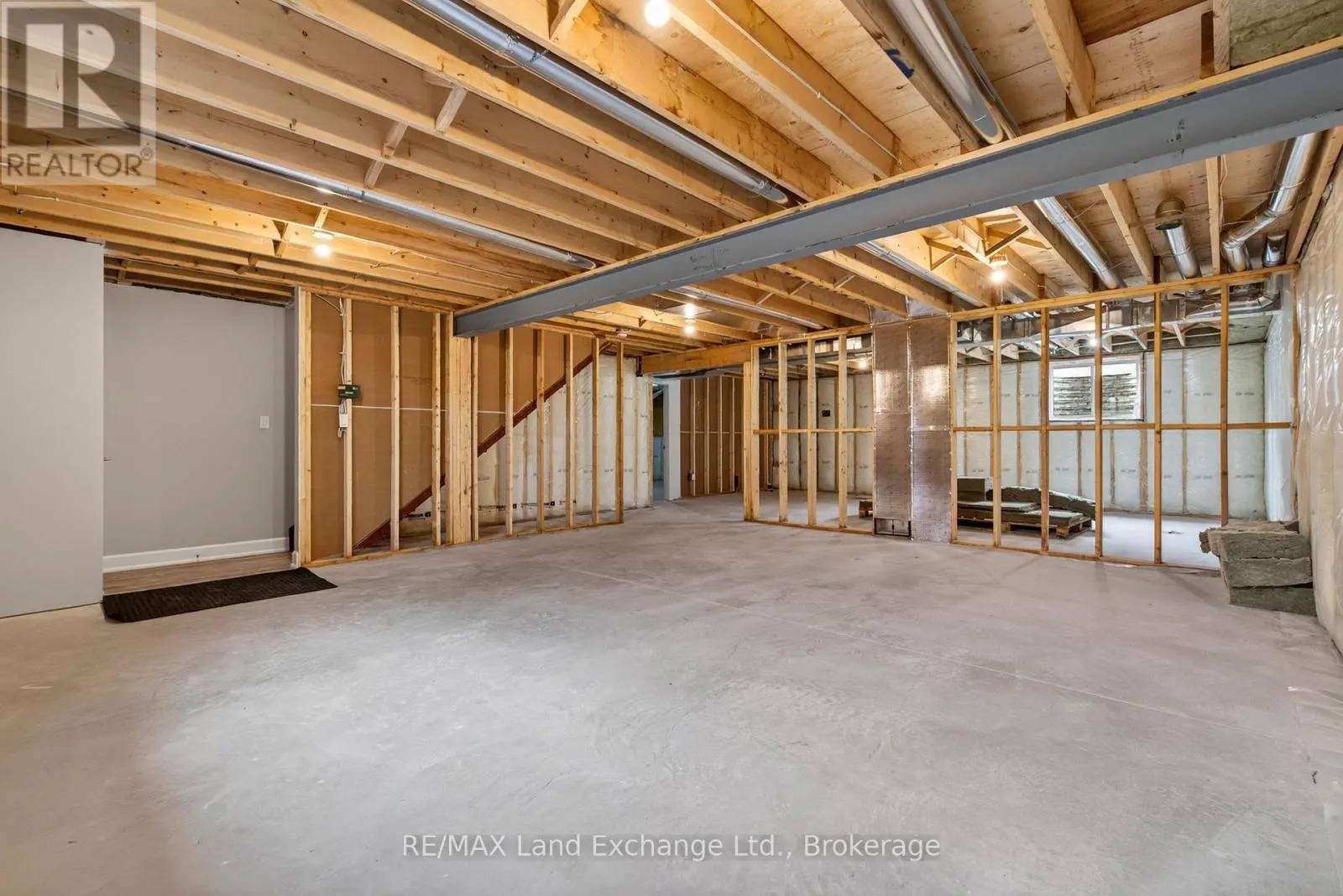 UNIT 4 - 8 GOLF LINKS ROAD #Unit 4
