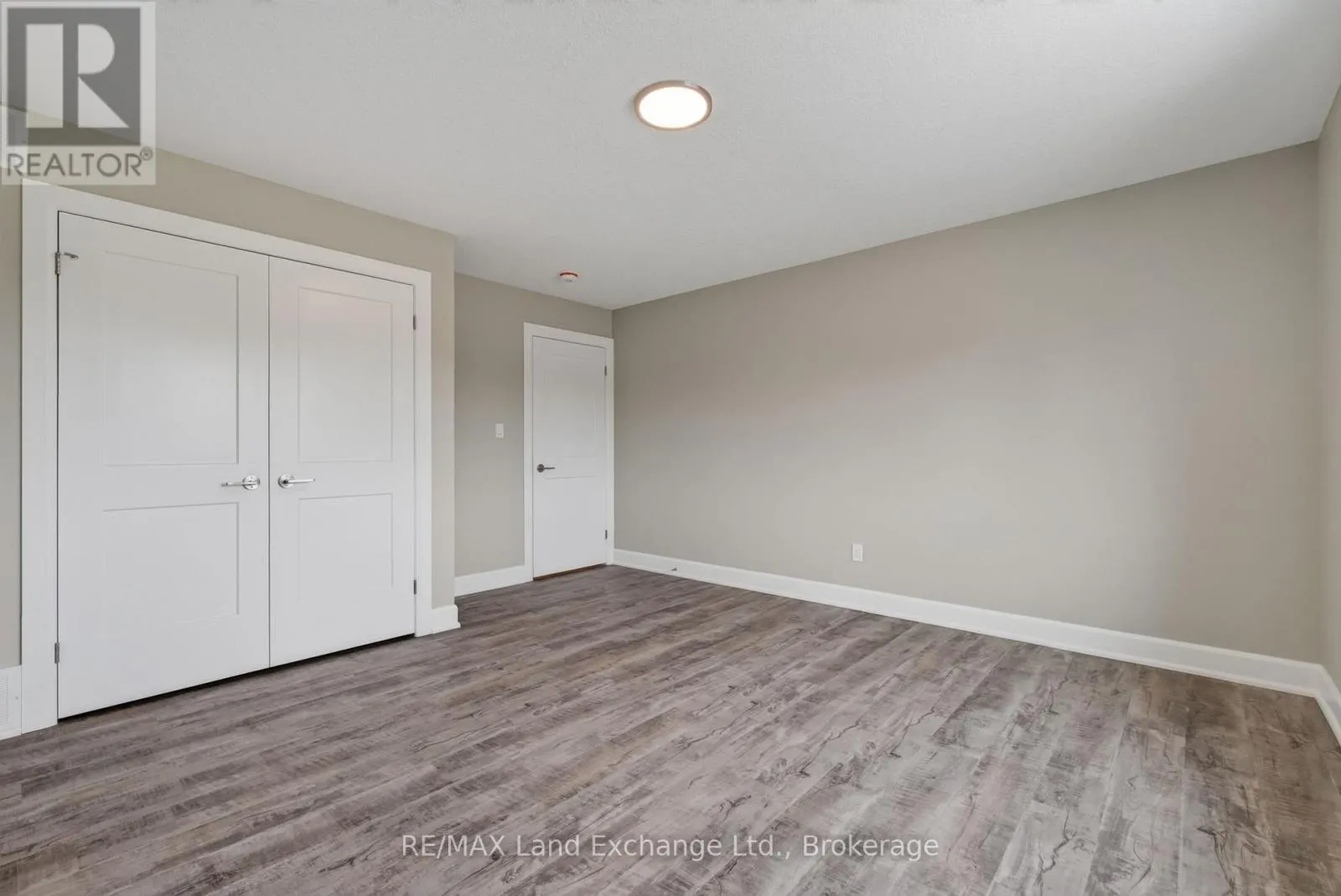 UNIT 4 - 8 GOLF LINKS ROAD #Unit 4