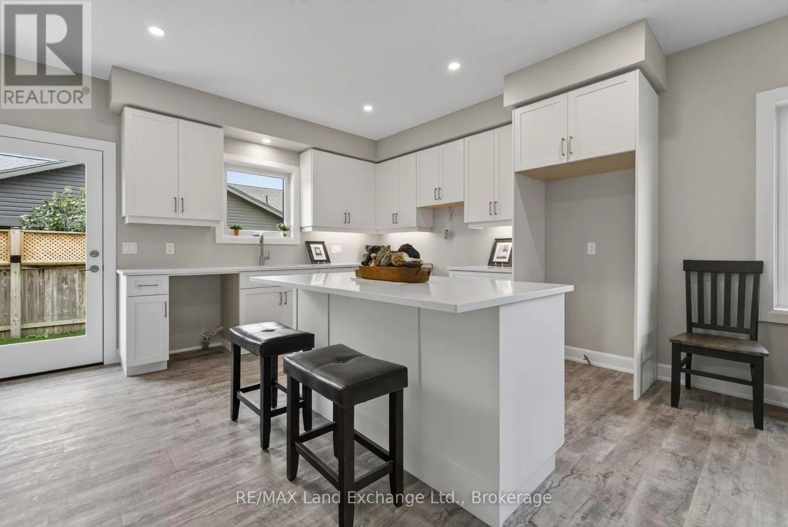 UNIT 4 - 8 GOLF LINKS ROAD #Unit 4