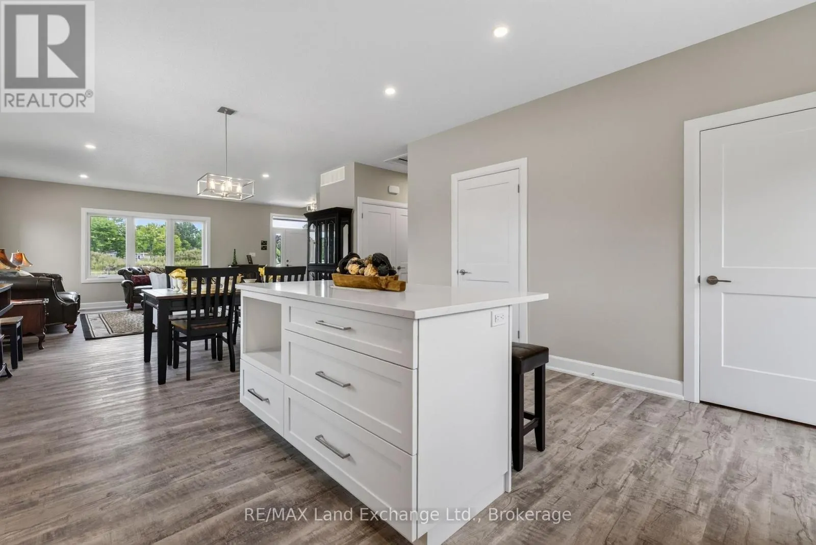 UNIT 4 - 8 GOLF LINKS ROAD #Unit 4