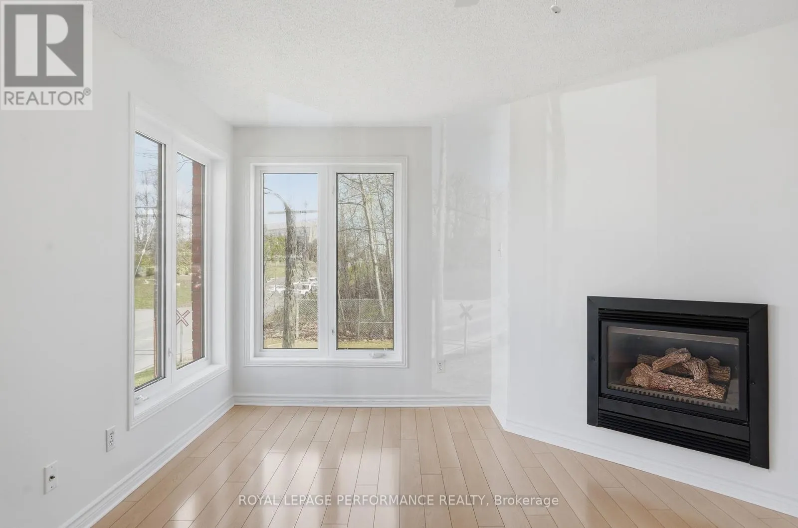 122 - 1101 CLEMENT STREET