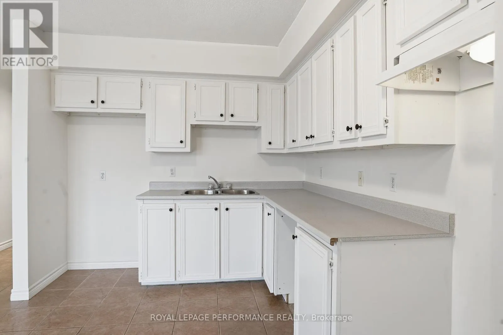 122 - 1101 CLEMENT STREET