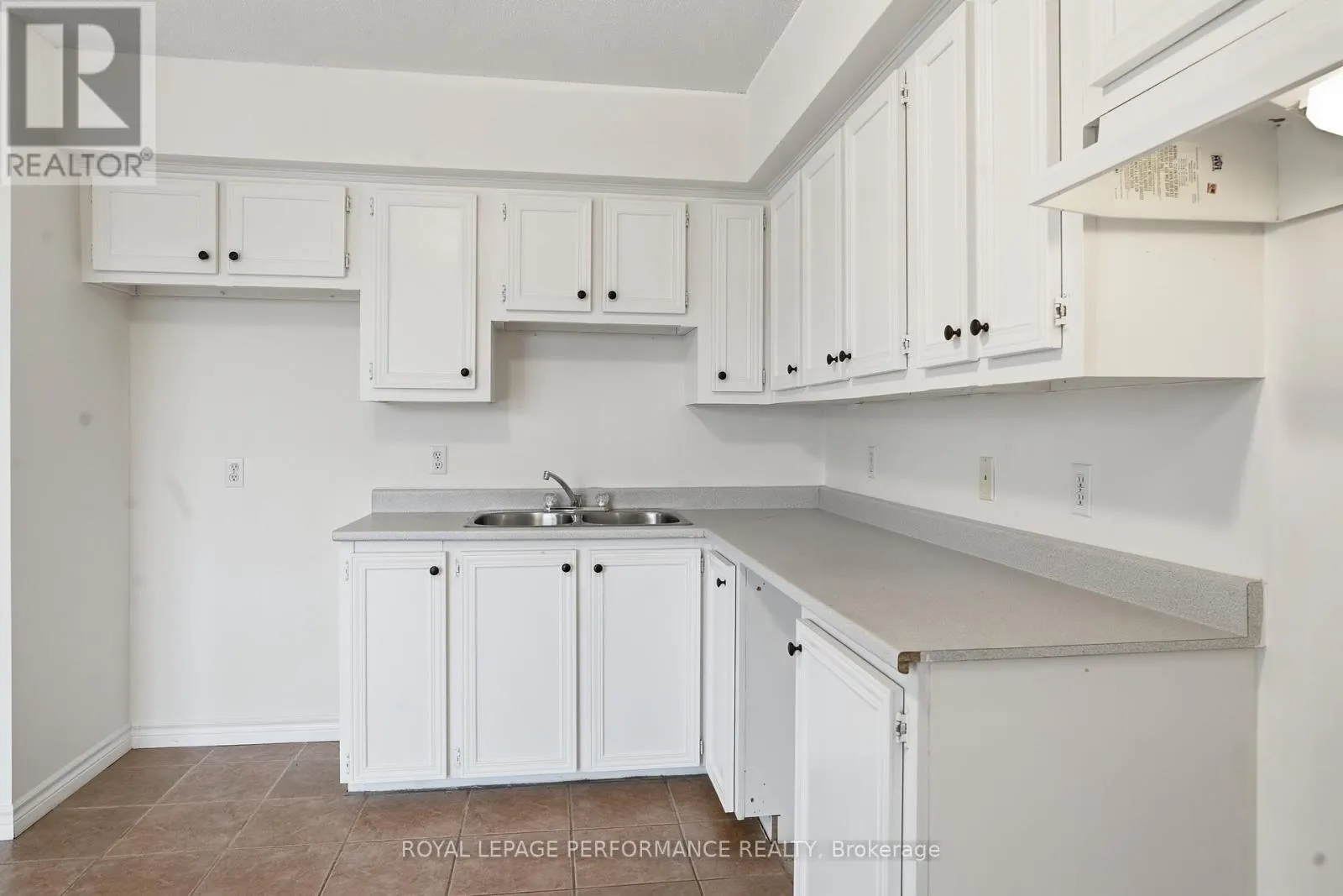 122 - 1101 CLEMENT STREET