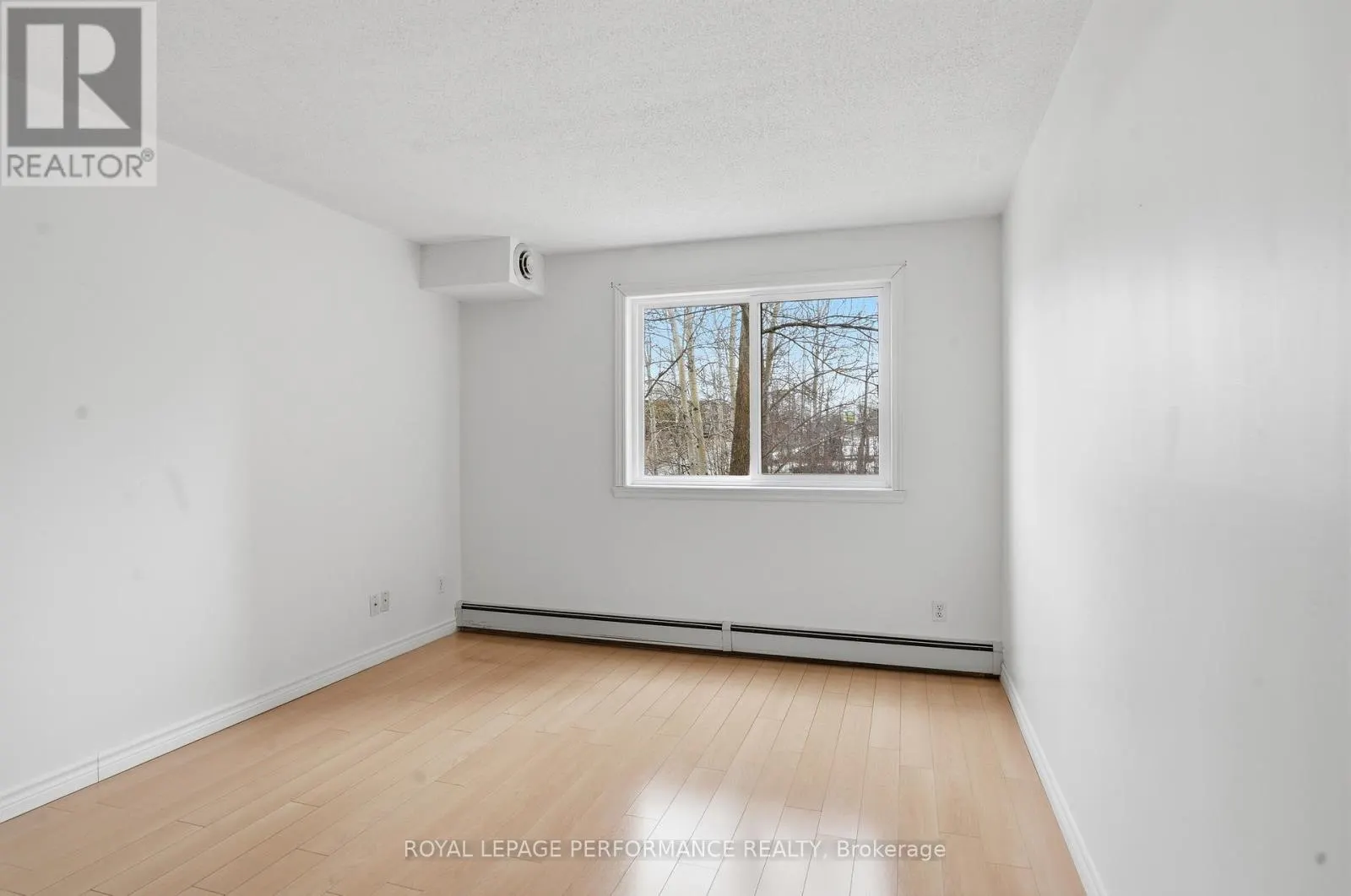122 - 1101 CLEMENT STREET