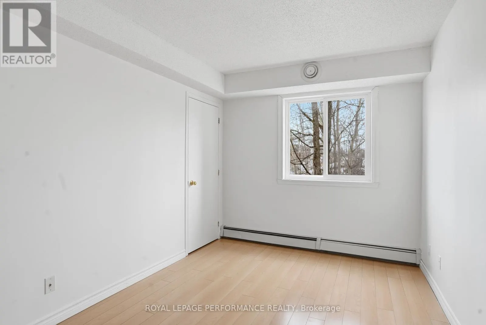 122 - 1101 CLEMENT STREET