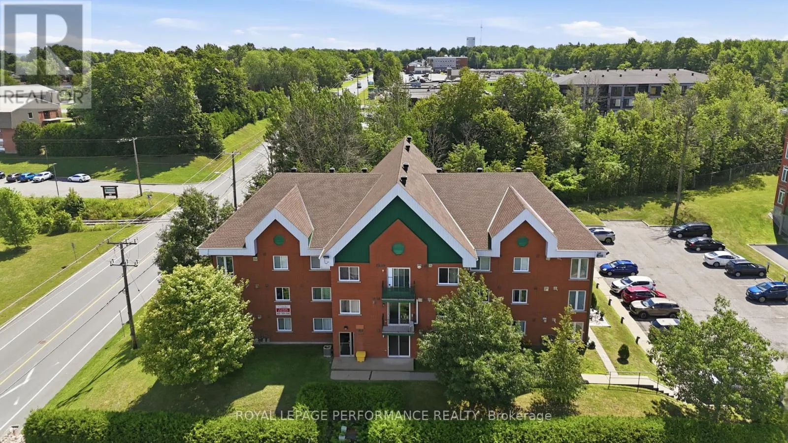 122 - 1101 CLEMENT STREET