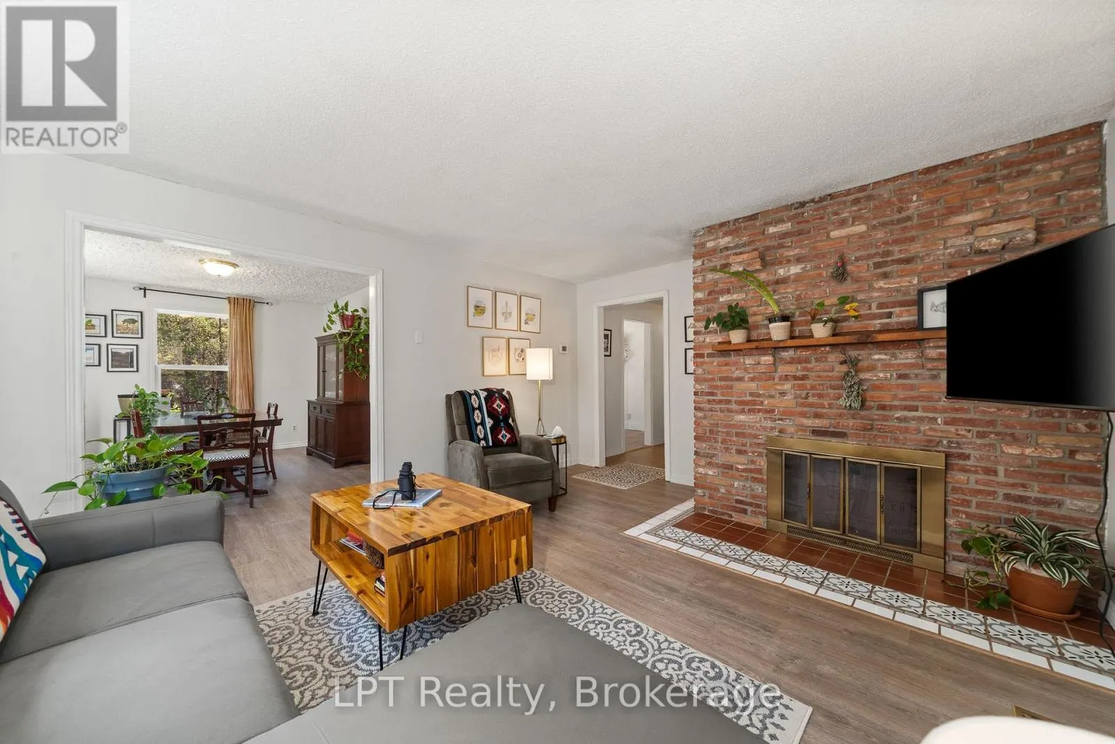 1207 COUNTY RD 9 STREET