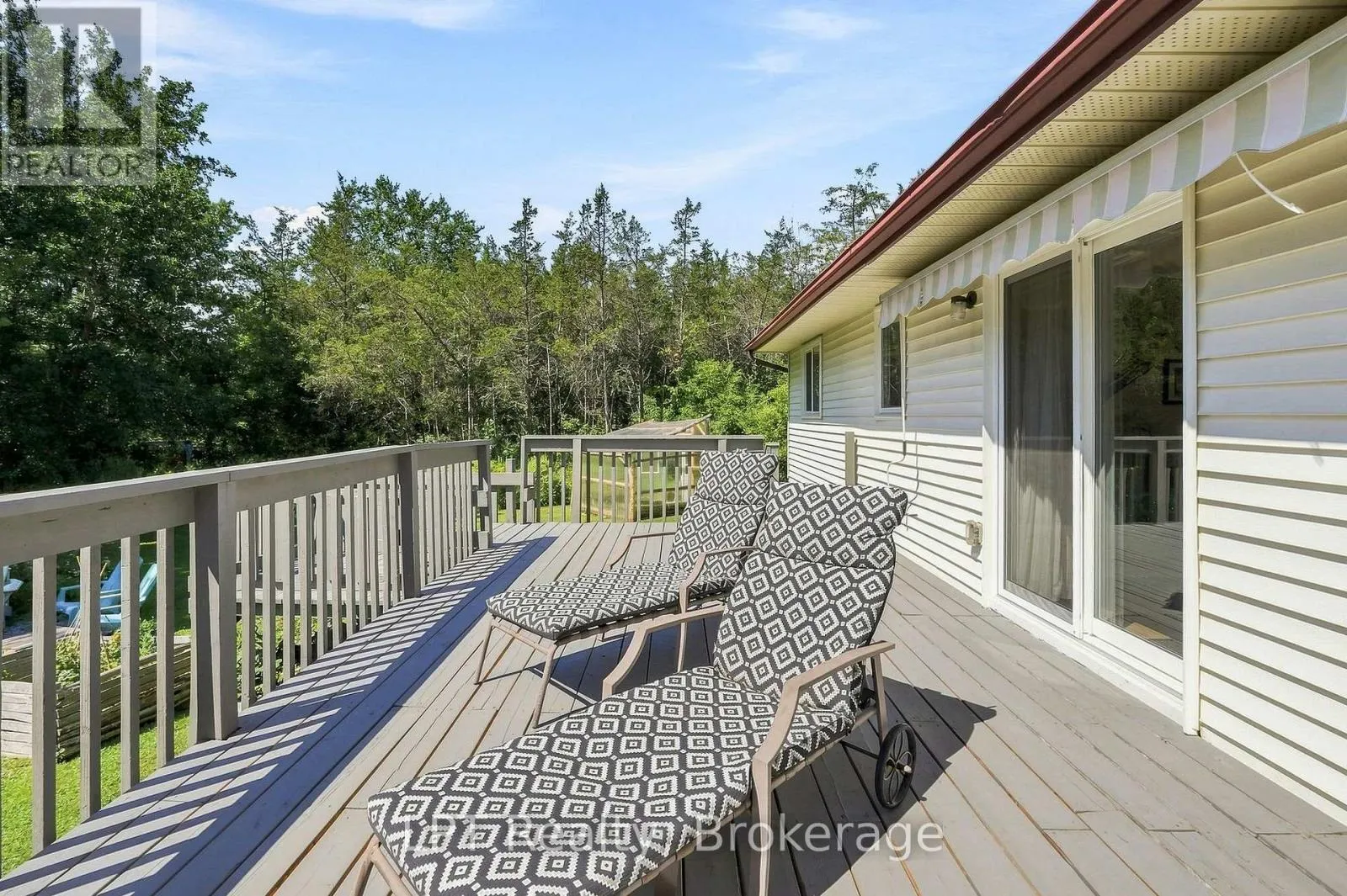 1207 COUNTY RD 9 STREET