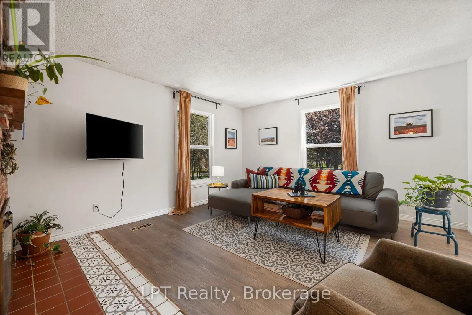 1207 COUNTY RD 9 STREET