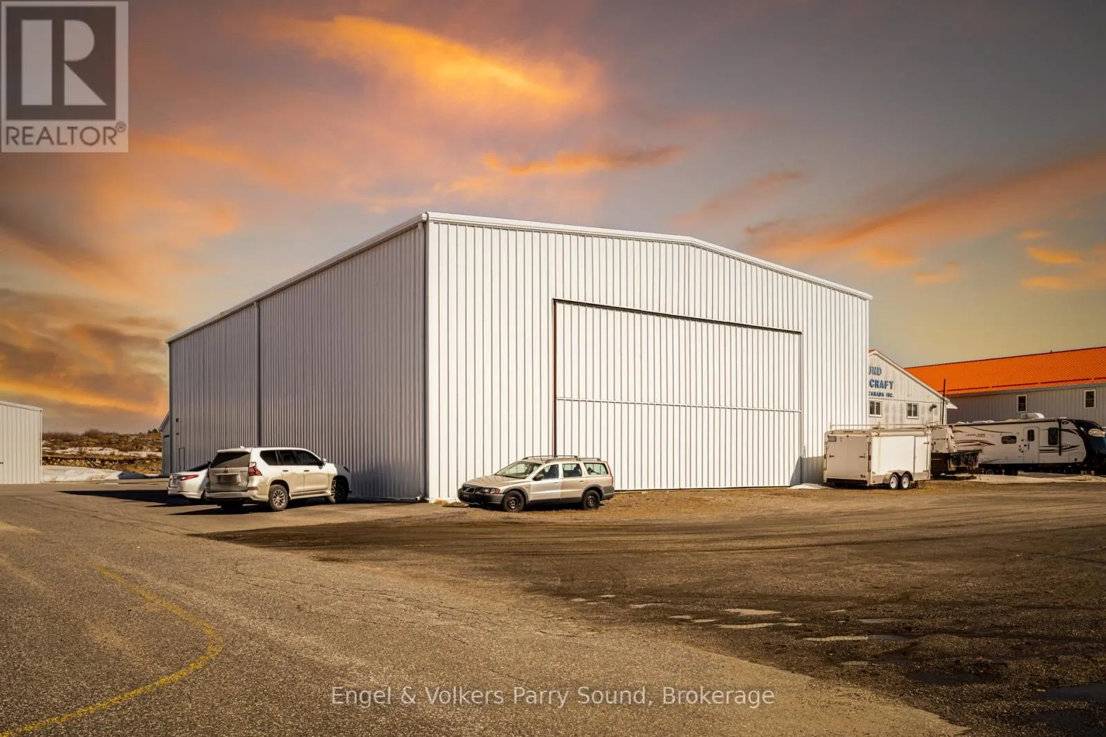 14 HANGAR ROAD
