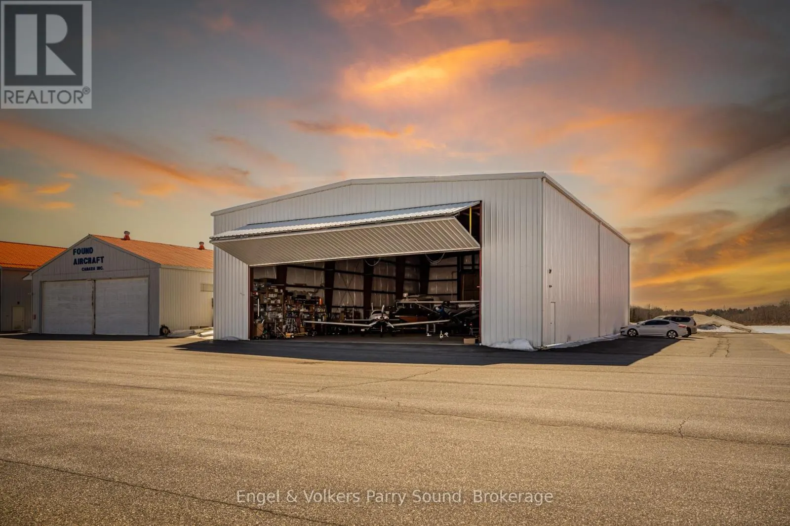 14 HANGAR ROAD