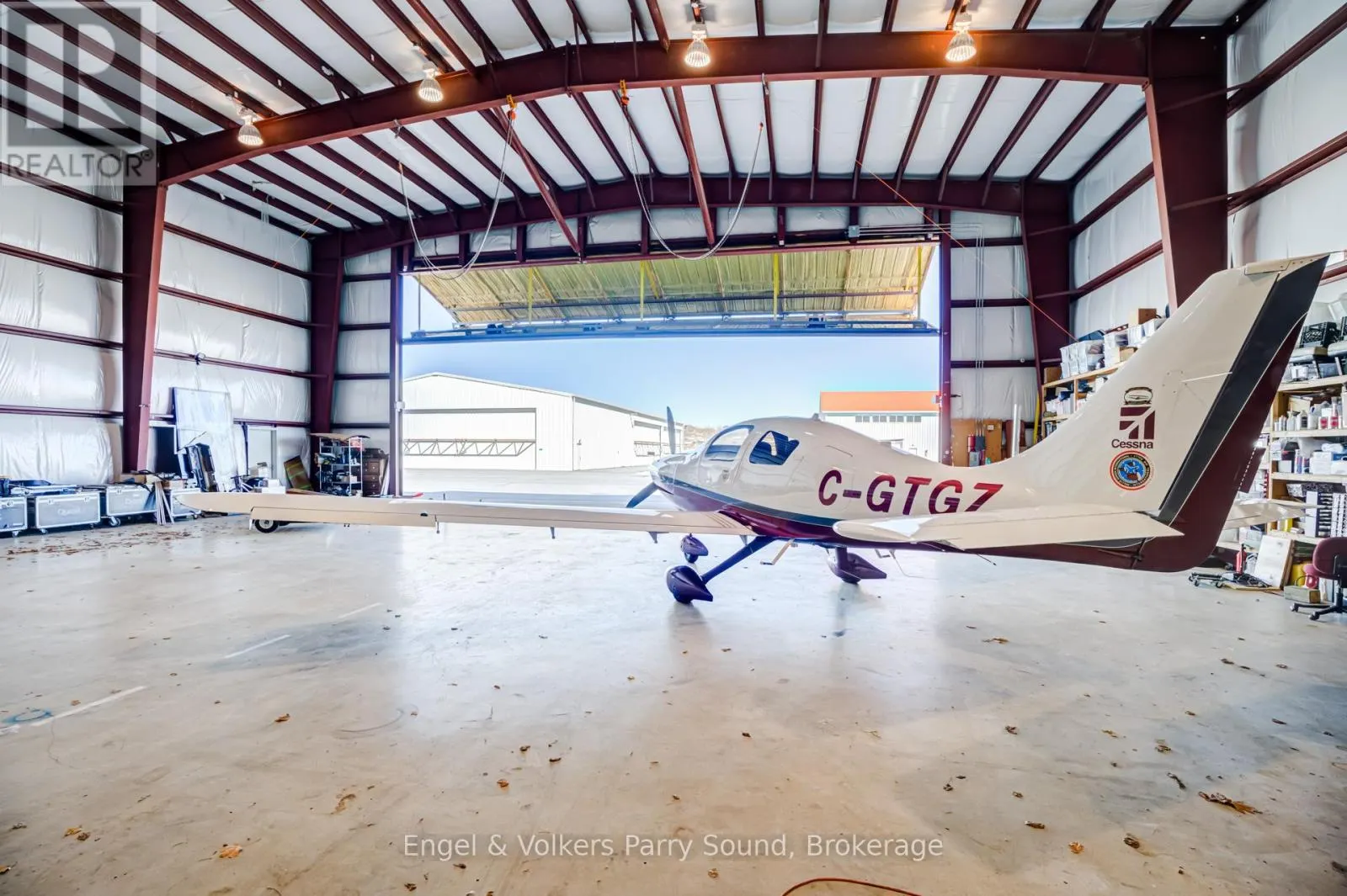 14 HANGAR ROAD