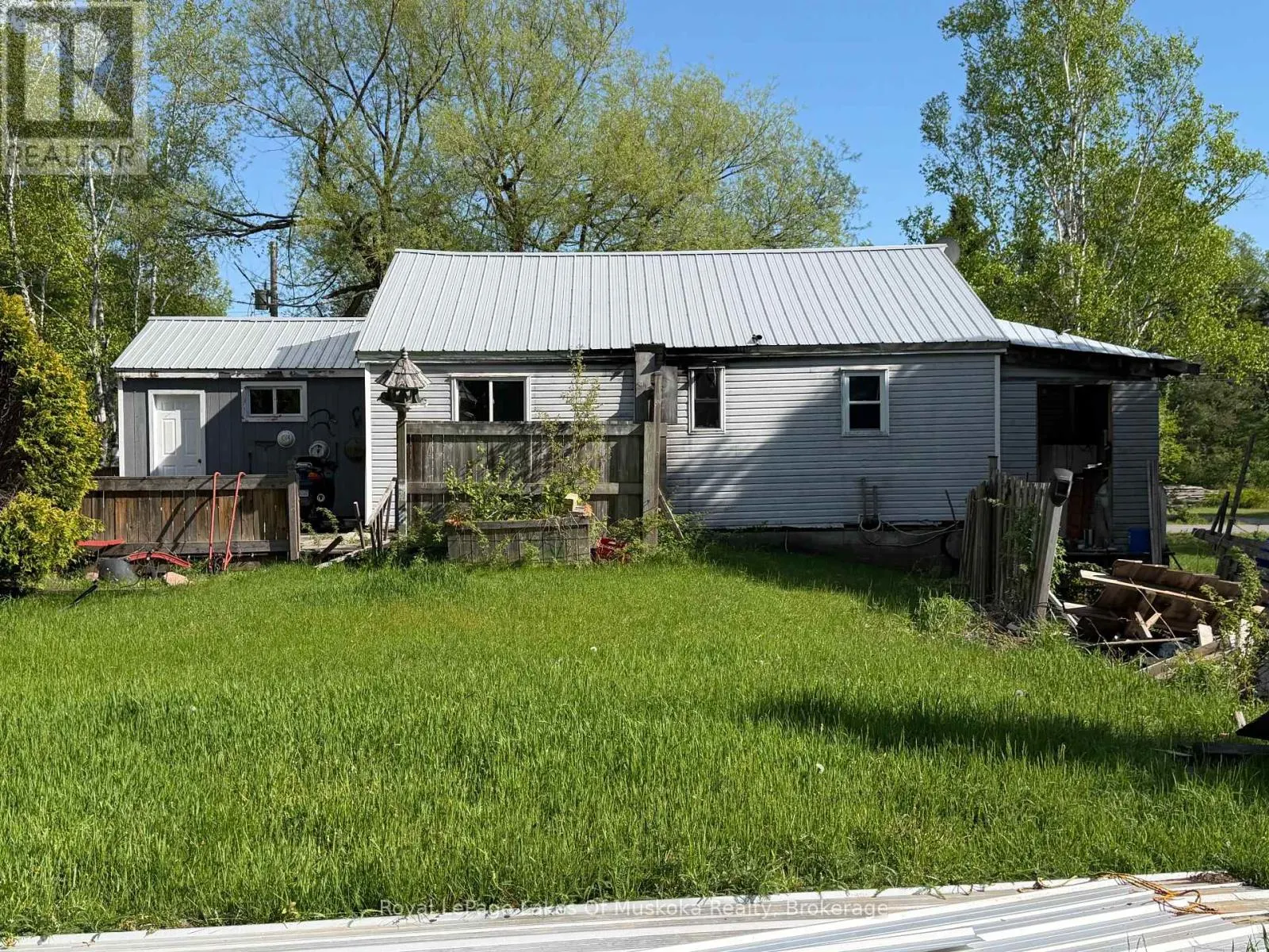 1071 NAISMITH ROAD