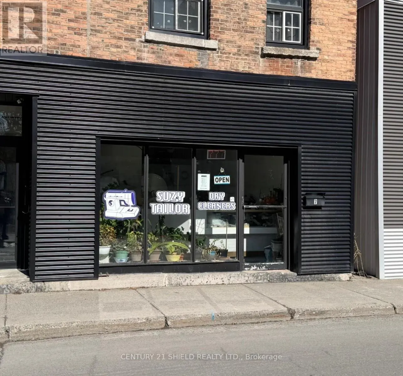 7 FIRST STREET E