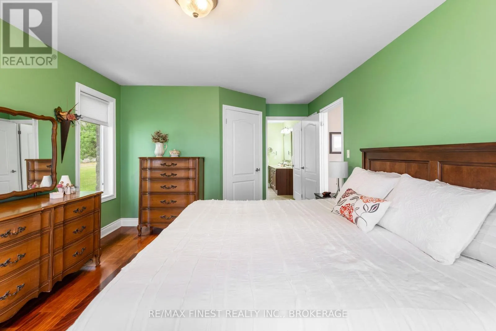 121 HICKORY LANE