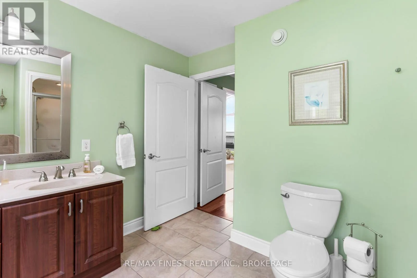 121 HICKORY LANE