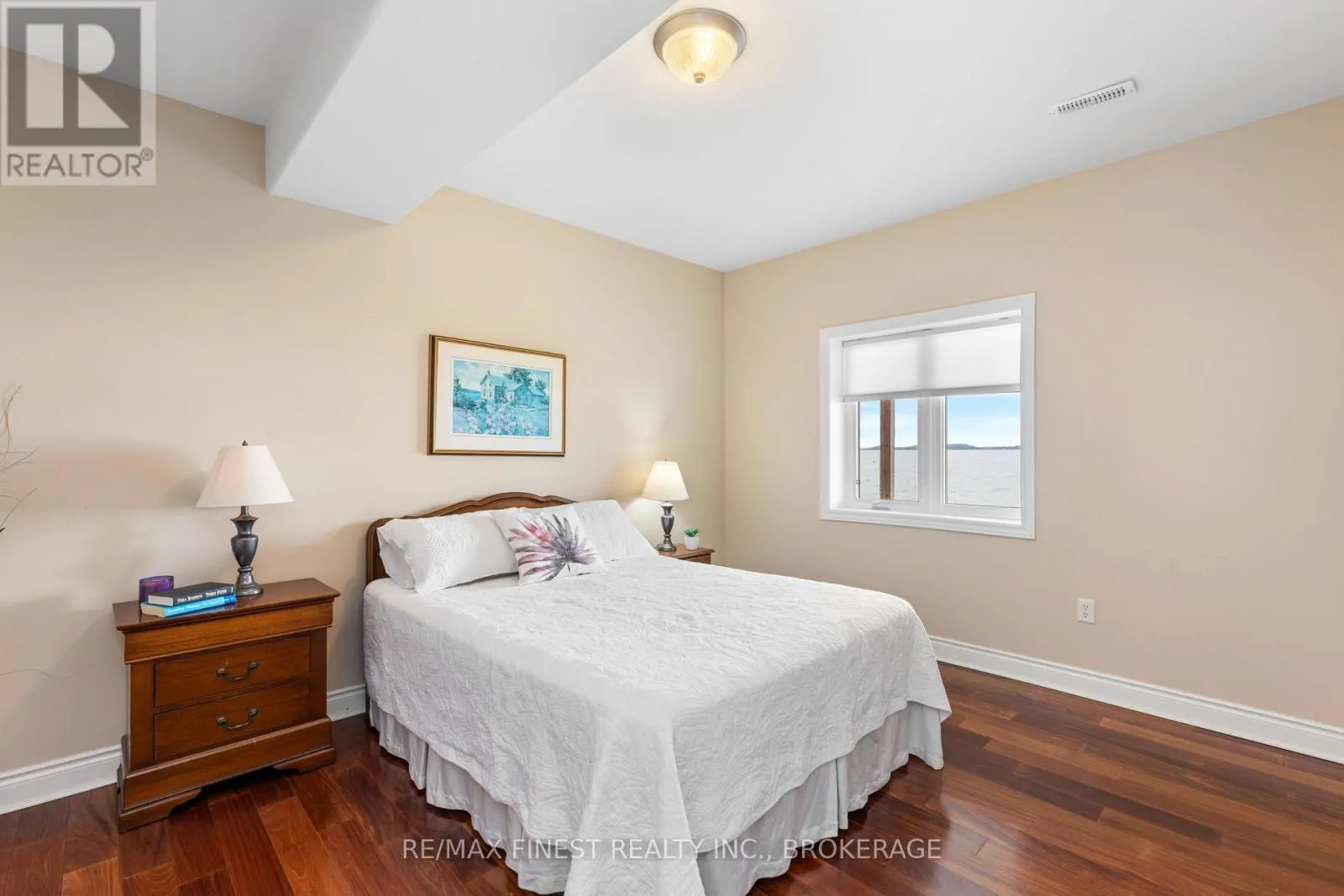 121 HICKORY LANE