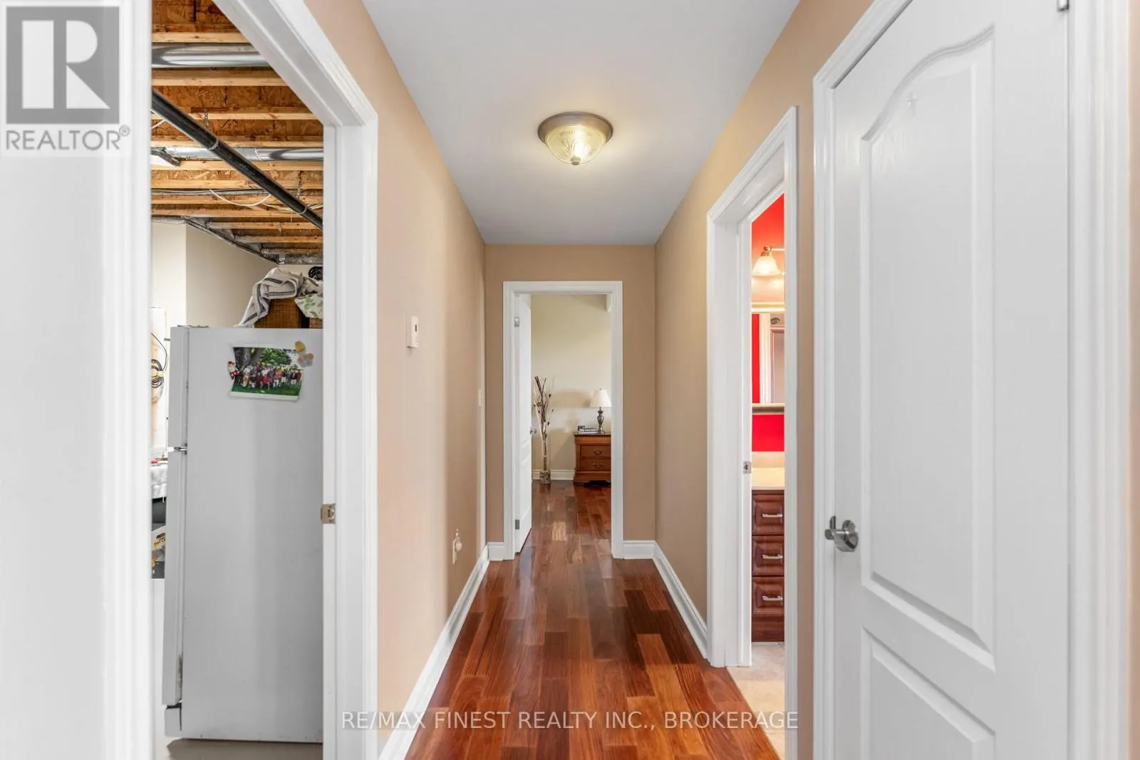 121 HICKORY LANE
