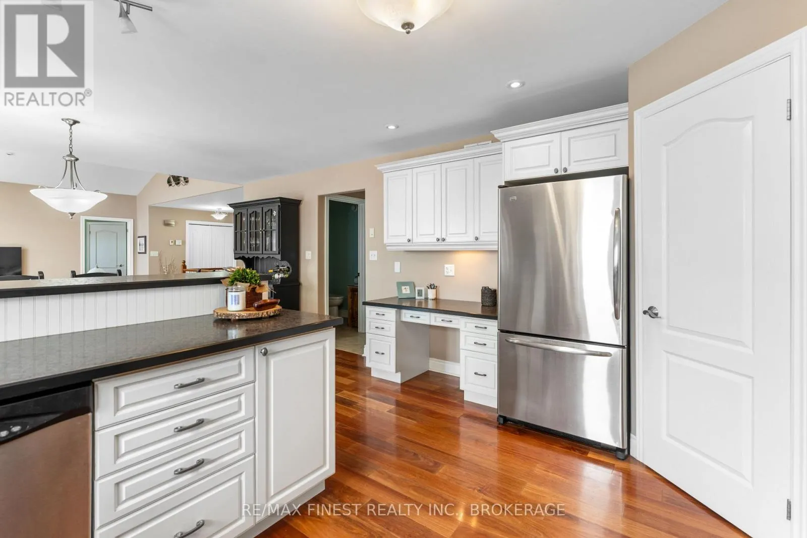 121 HICKORY LANE
