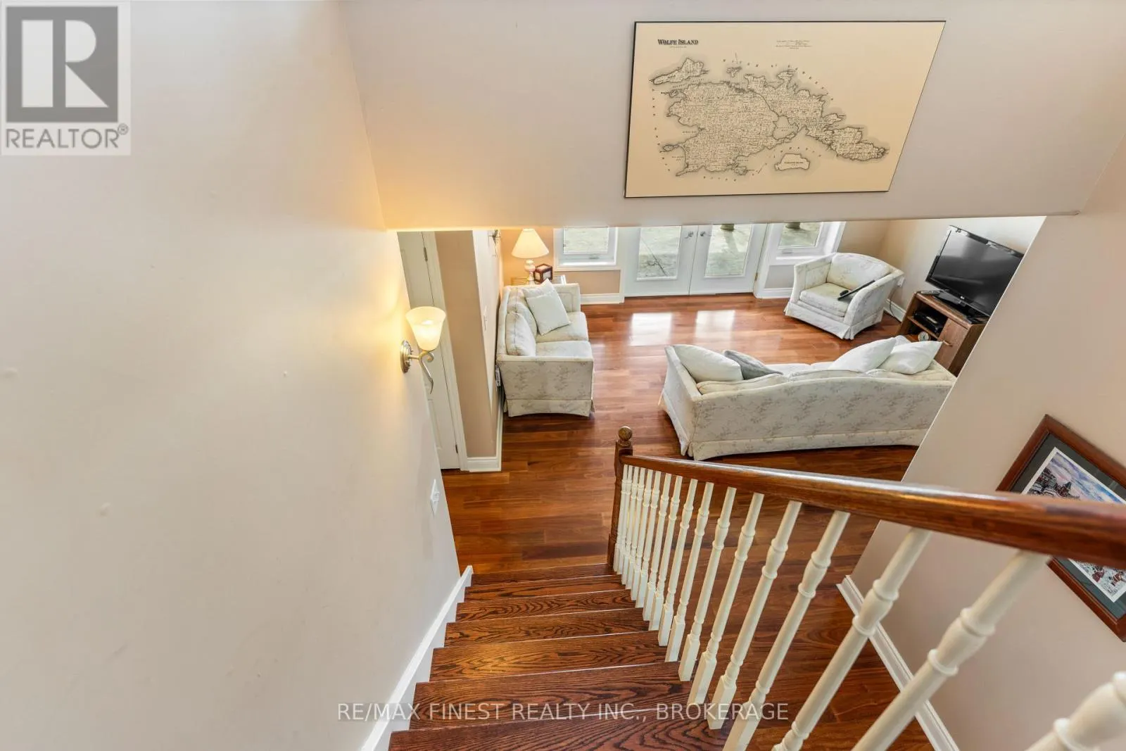 121 HICKORY LANE