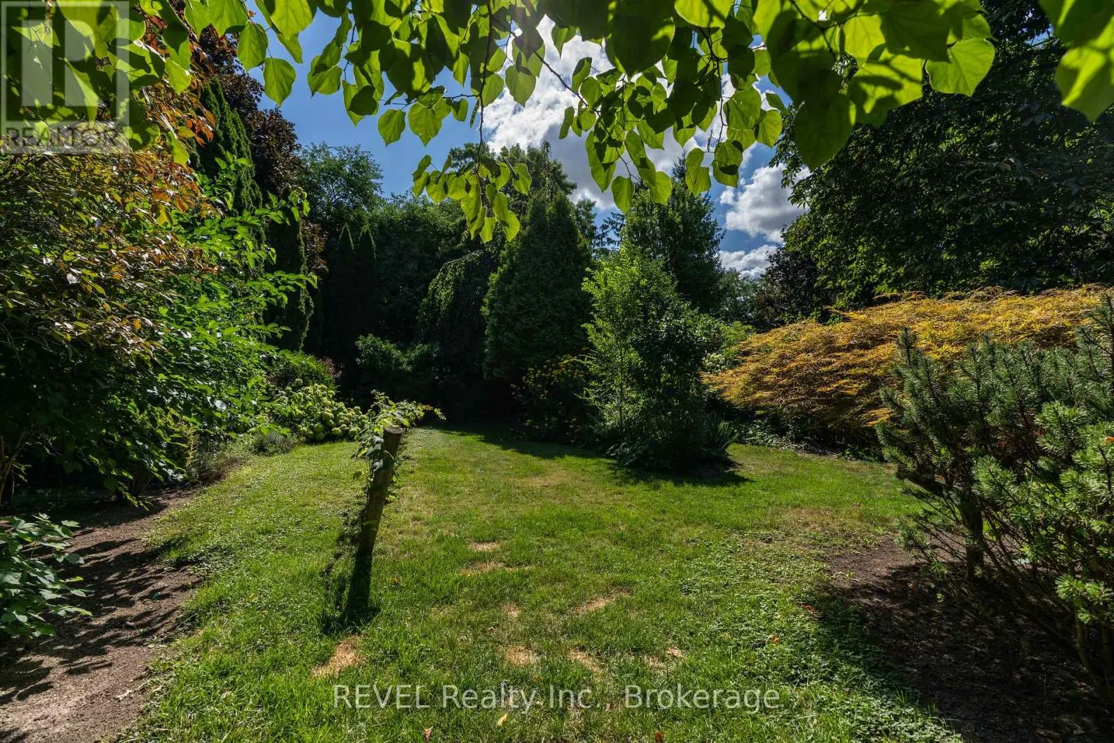 522 MISSISSAGUA ROAD
