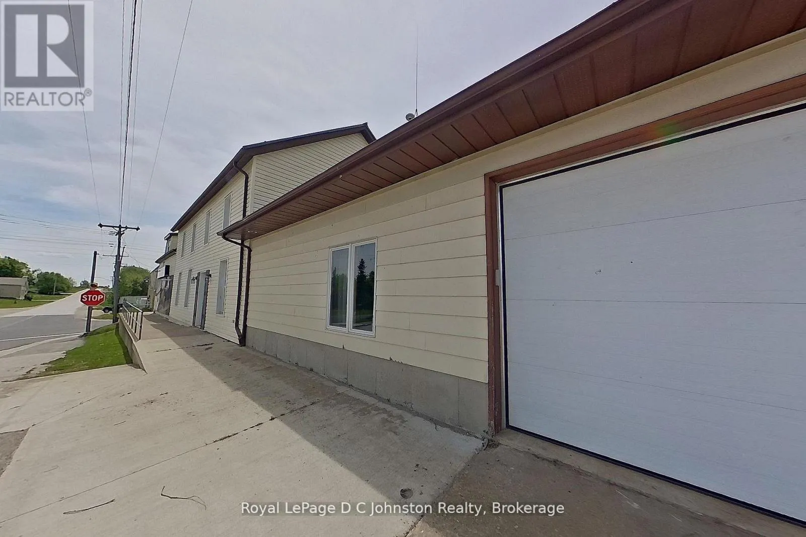 3643 21 HIGHWAY
