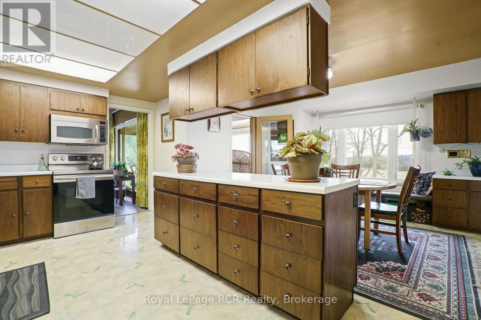 136 4TH AVENUE
