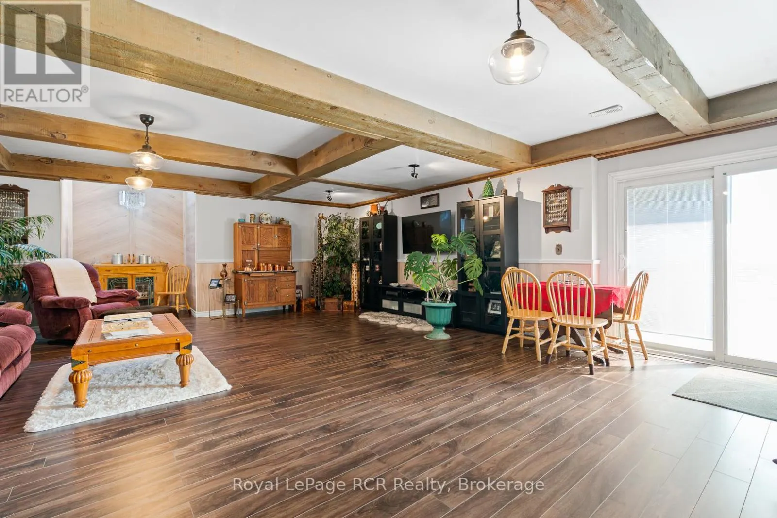 136 4TH AVENUE