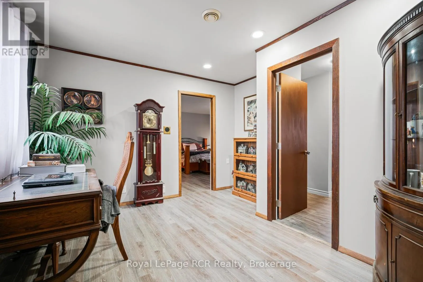136 4TH AVENUE