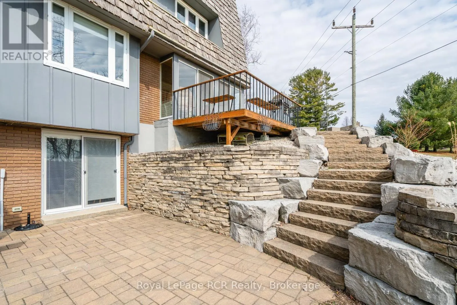 136 4TH AVENUE