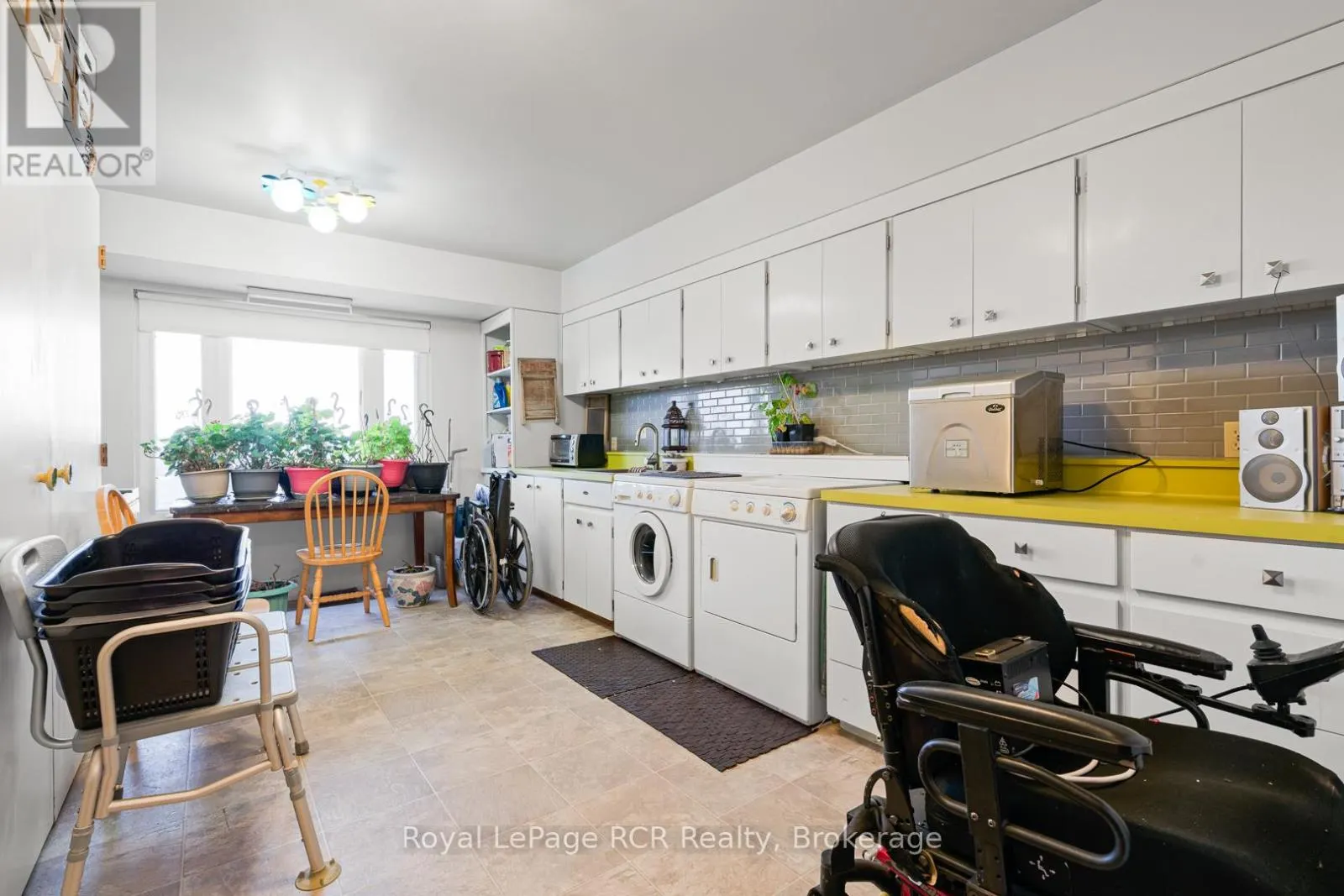 136 4TH AVENUE