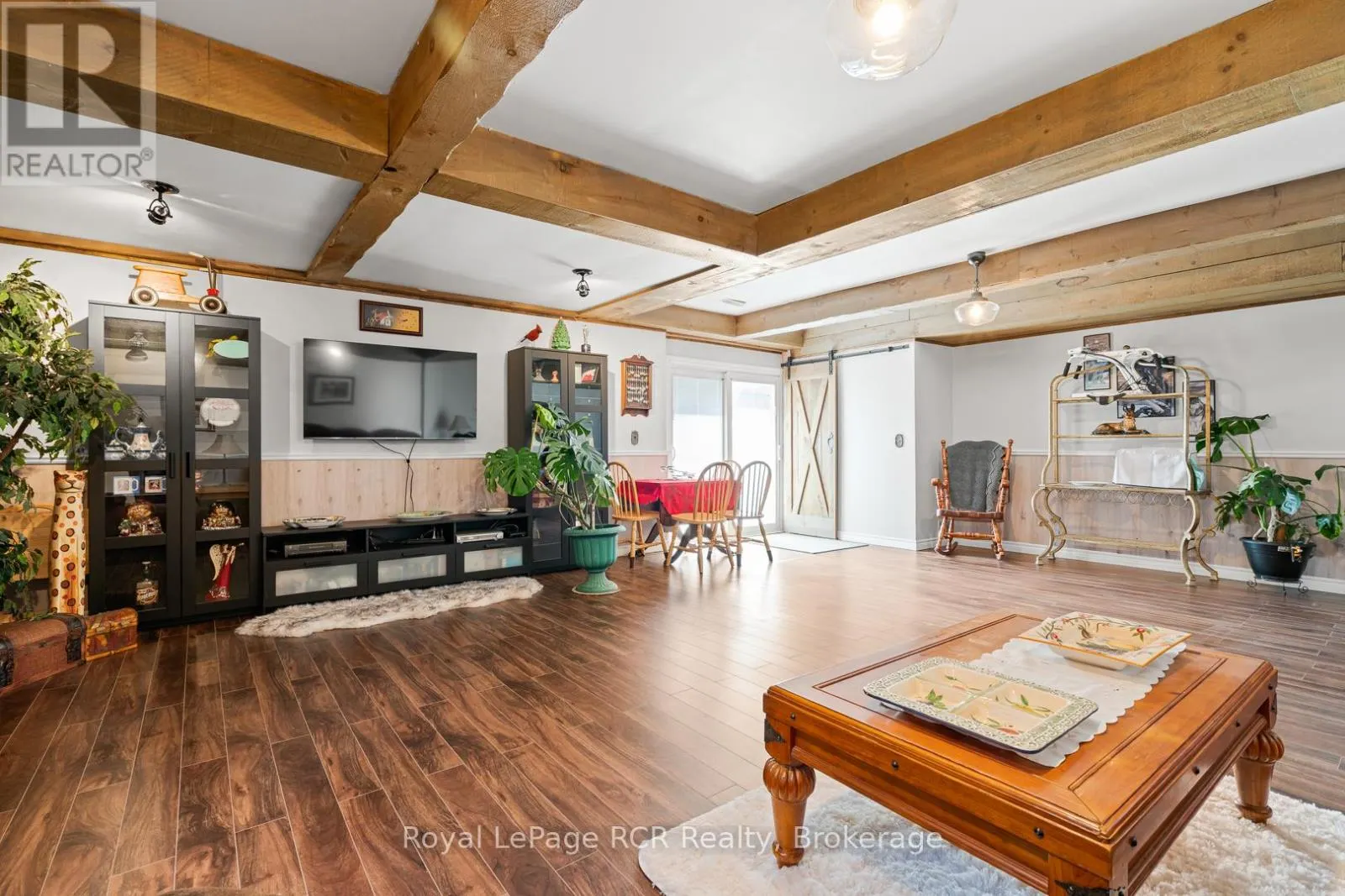 136 4TH AVENUE