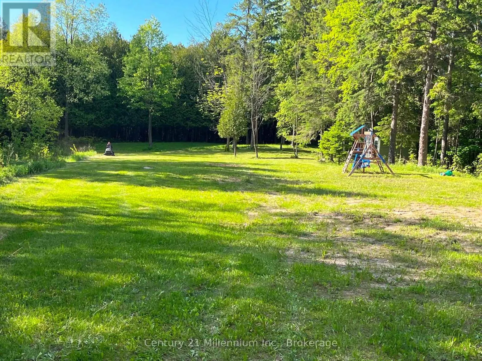 627383 15 SIDE ROAD