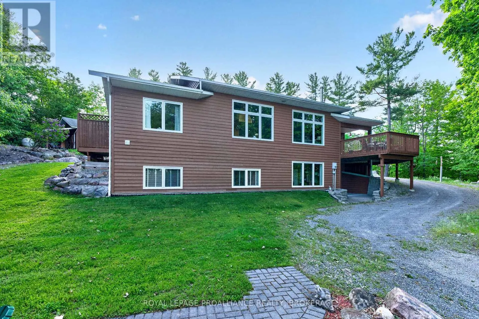 606 WHITES POINT ROAD
